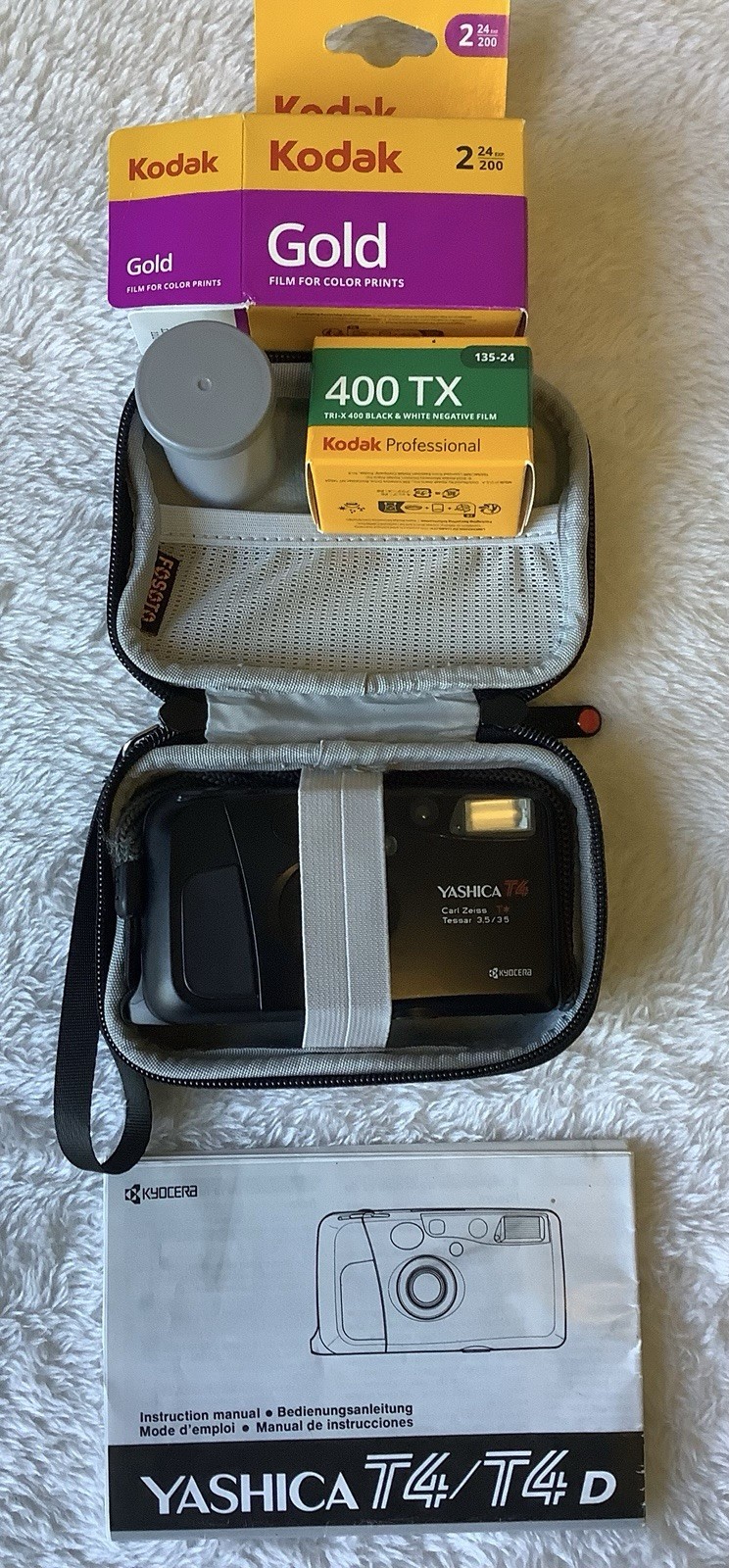 Yashica T4 35mm Camera Zeiss Tessar 35mm f3.5 1 Tested, with case, manual & film