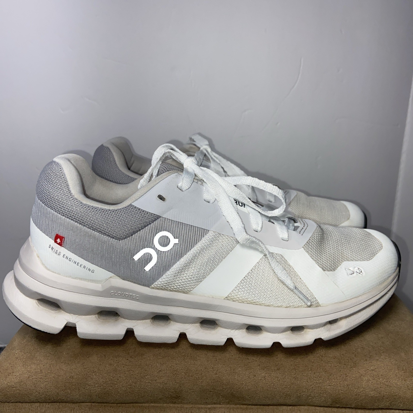 On Cloud Cloudrunner Women’s size 7 White Grey - image 1