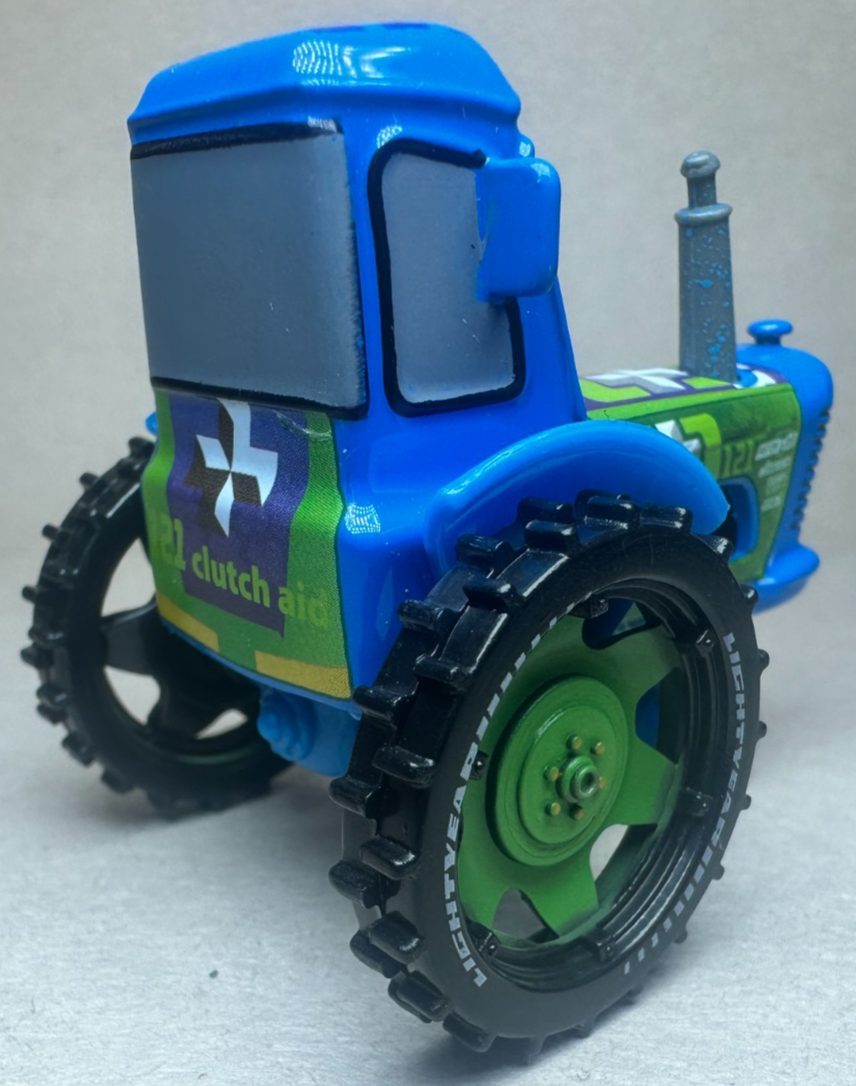Disney Pixar Cars 3 Clutch Aid Racing Tractor Cow #121 Diecast