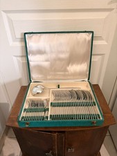 Ménagère Couvert Ecrin Service Entier Louche Cuillère Fourchette