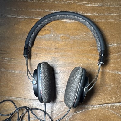 Bowers & Wilkins B&W P3 Hi-Fi Headphones - 3.5 mm Jack