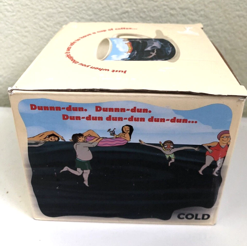 Taza Tiburón Gremio de Filósofos Desempleados Cambios de Imagen con Agua Caliente Nueva Foto 3 de 4