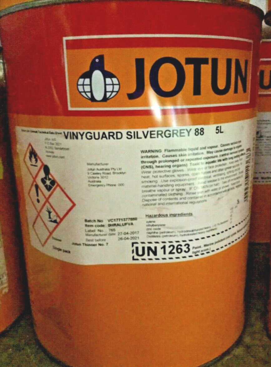 Jotun Seaguardian Black 10 Litre Antifoul PLUS Vinyguard Silvergrey