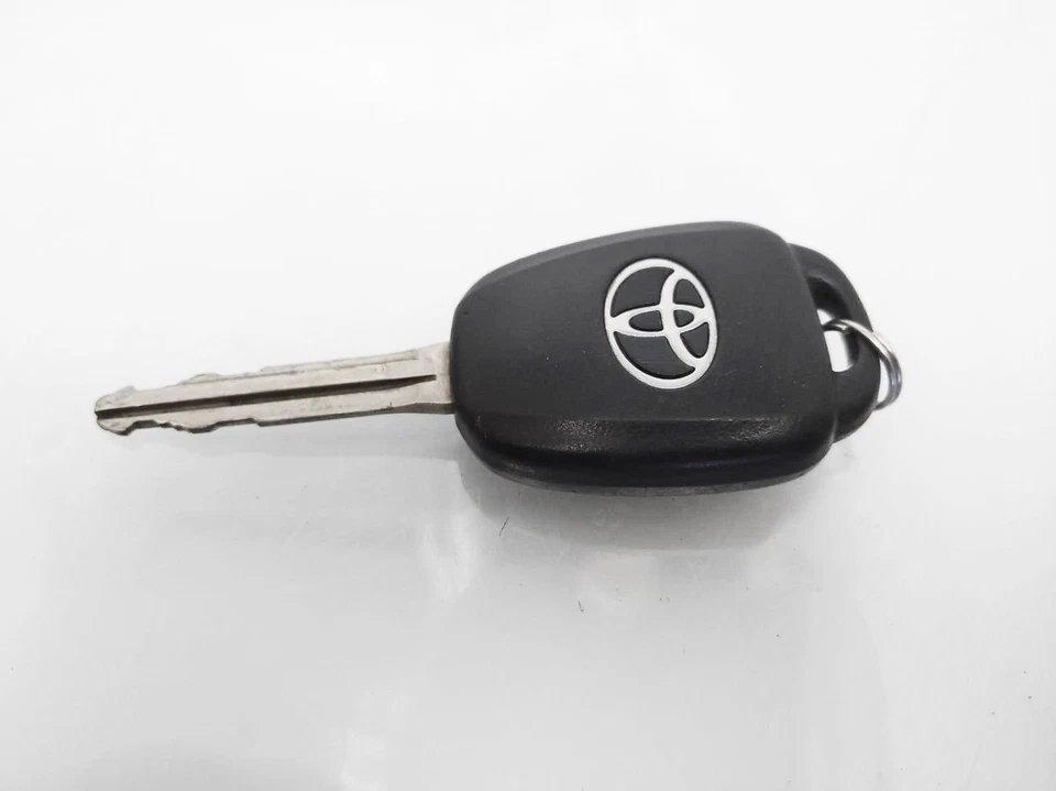 2014-2019 Toyota Highlander Le Conventional Ignition Switch + Key 69057-0R050 - Image 4 of 4