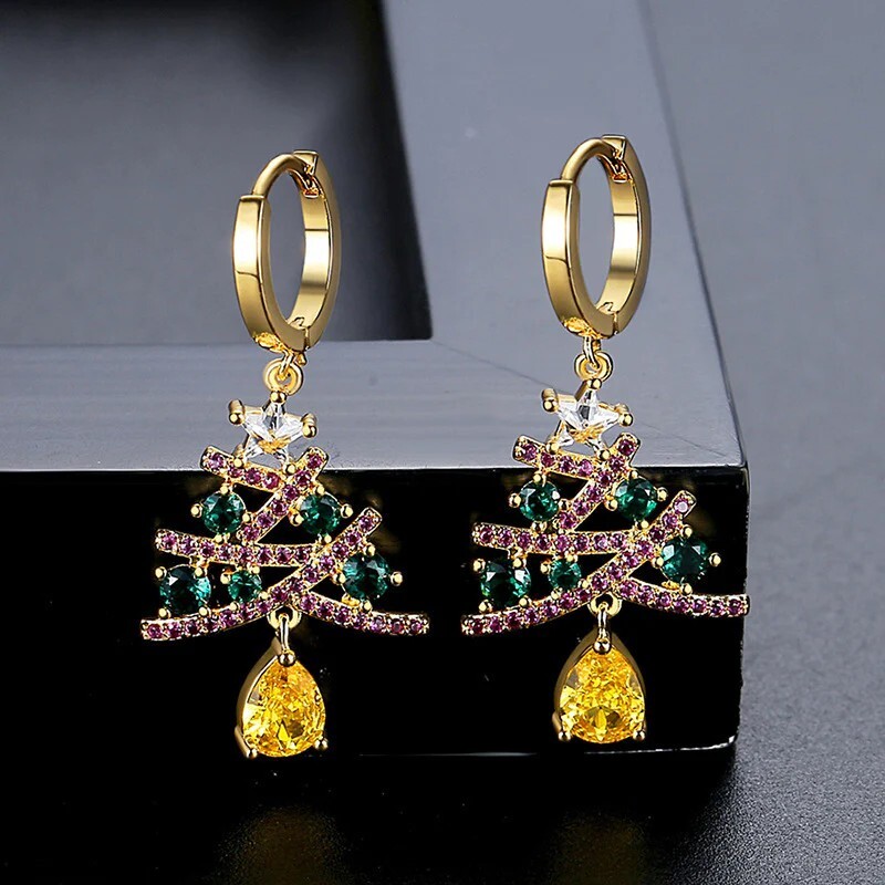 Elegant Teardrop Dangle Christmas Tree Earrings for Festive Style