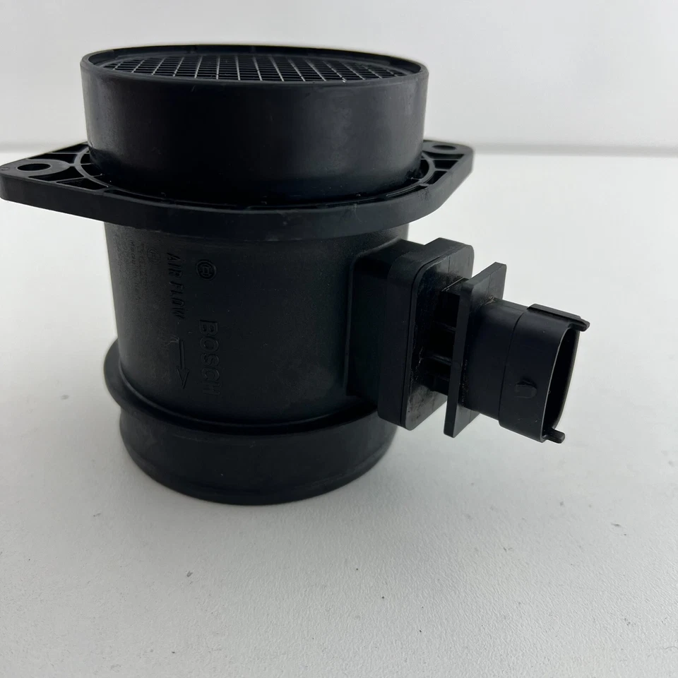Volvo XC70 BZ MAF Air Flow Meter 2.4L Diesel 12/2007-06/2016 30677999 Foto 2 de 4