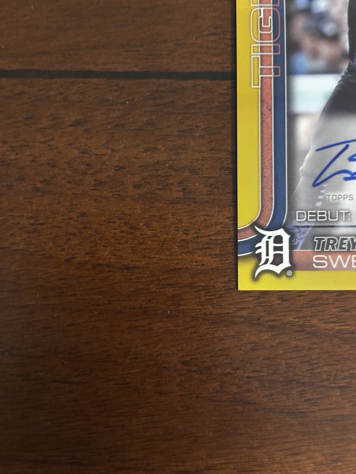 2025 Trey Sweeney Topps Chrome True Gold Auto /50 Rookie Card Tigers RC view 4