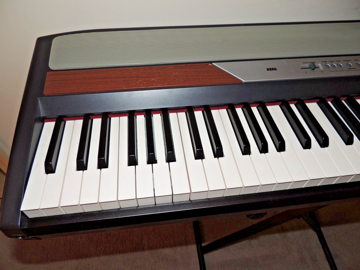 Korg SP-250 88-Key Digital Piano, Built-in Speaker, MIDI