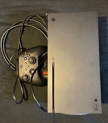 Microsoft Xbox Series X Konsole mit Controller (1TB)