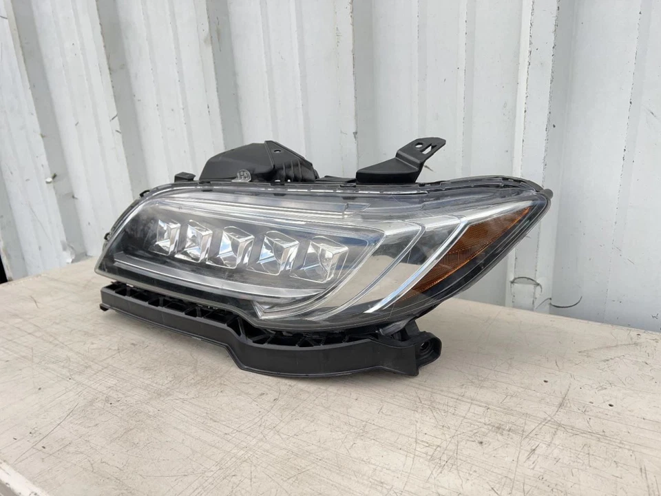 Faro izquierdo Acura RDX 2016-2018 3,5 L AWD 89 K -base- 63060 Foto 4 de 4