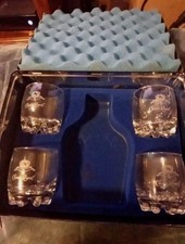 Vintage Crown Royal Tin Box With Set Of 4 Imported Rock Whiskey Glasses 