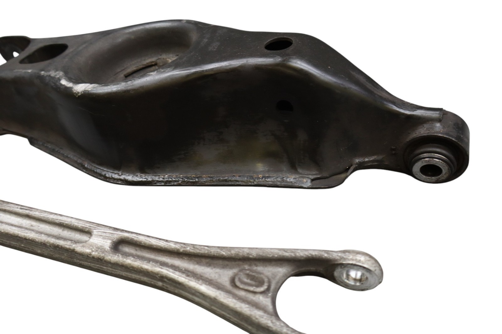 14-17 Maserati Ghibli M157 Rear Left Side Lower Suspension Control Arm Set Oem