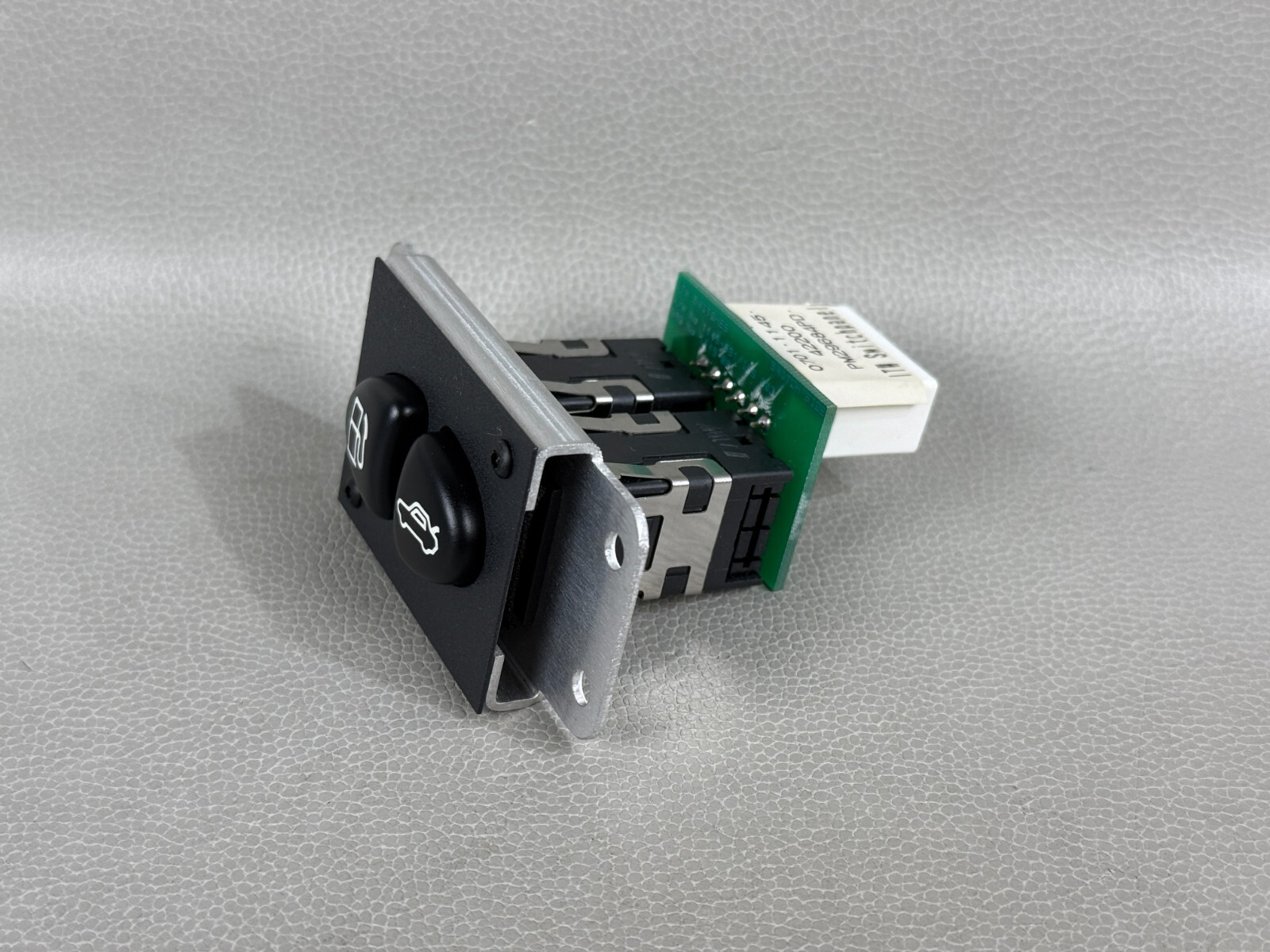 NEW! BENTLEY ARNAGE ROLLS-ROYCE FUEL DOOR AND BOOT RELEASE SWITCH OEM #PM29684PD