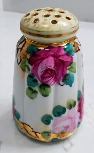 Porcelain Powder Shaker: Vintage with Pretty Floral pattern- Gold detailing - Picture 3 of 7