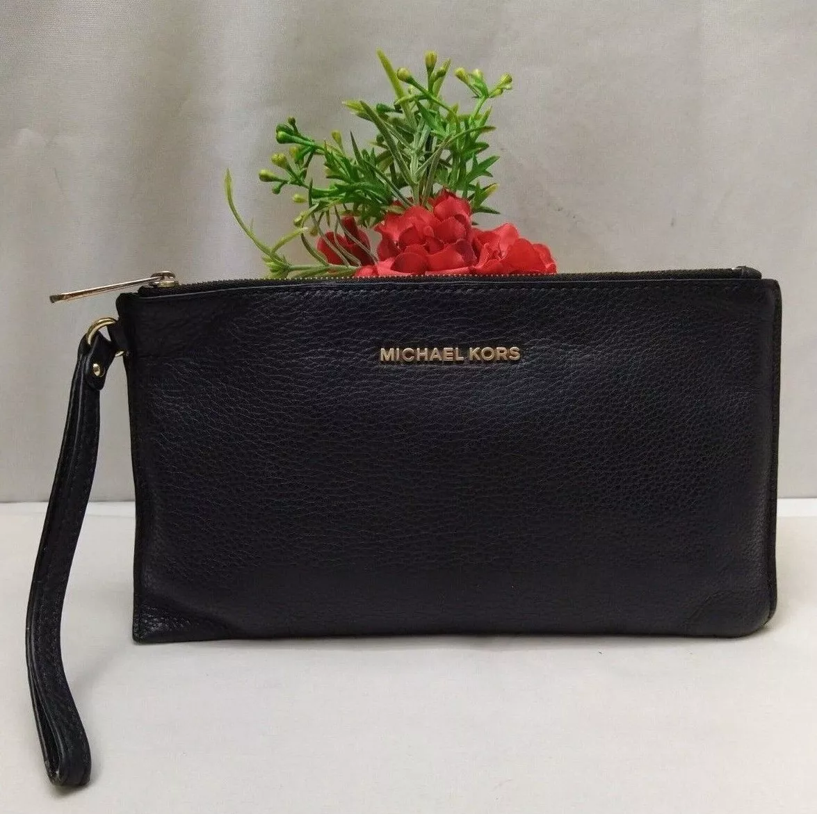 Michael kors black card holder sales