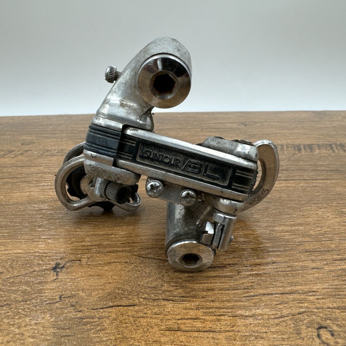 Suntour Blue Line GT BL Black Rear Derailleur Medium Cage Suntour Blue Line GT BL Black Rear Derailleur Medium Cage