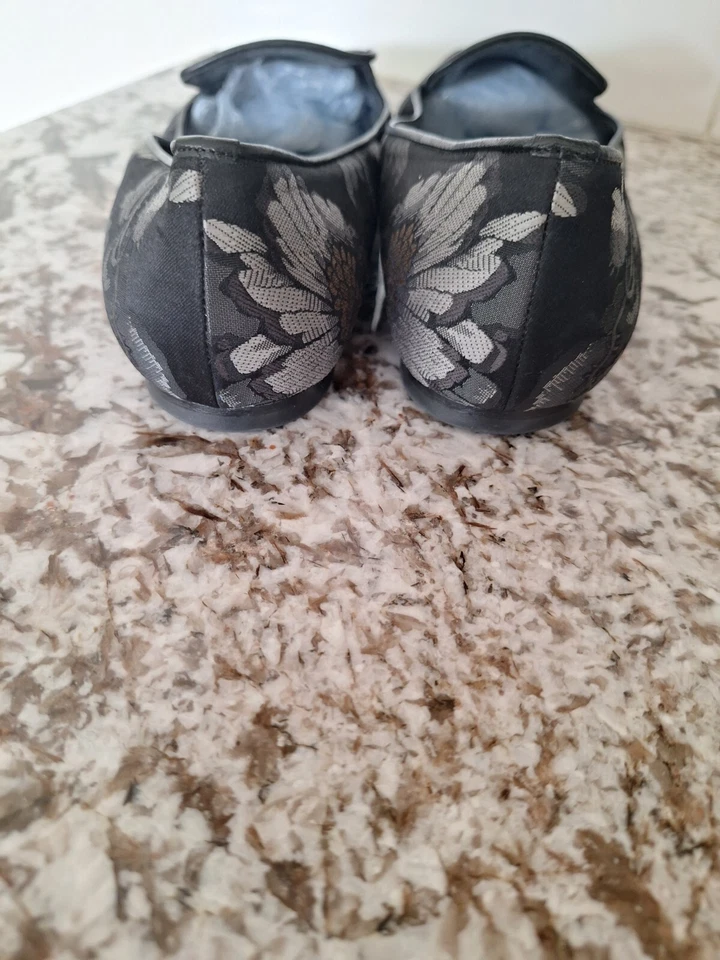 Alexander McQueen Silk Black floral print Loafer Flats size 39 - Image 4 of 4