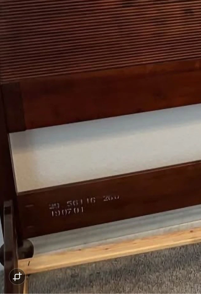 Cama trineo King clásicos británicos Ethan Allen, artículo #29-5611-6 pulgadas #260 cinabrio Foto 4 de 4