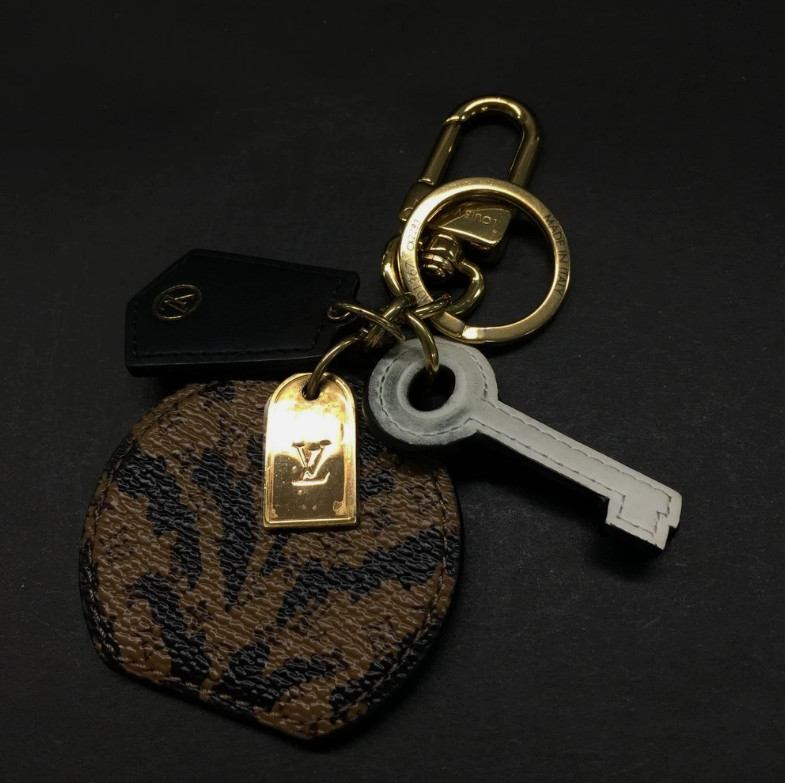 RARE! LOUIS VUITTON Boite Chapeau PVC Leather Keychain Bag Charm Limited Ed Ring