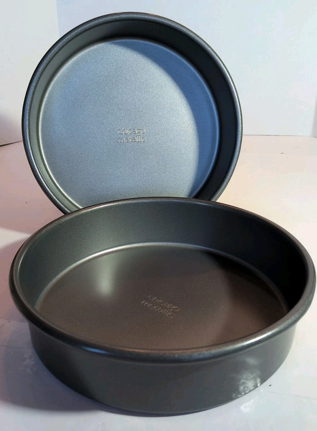 New Chicago Metallic 8" Round Cake Pans, Set Of 2
