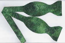 Snake Skin Print Bow tie, Emerald Green, Wild Exotic Animal, Self-tie Bow tie
