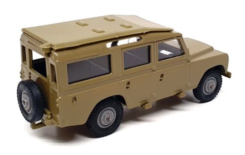 Solido 1/43 Scale Diecast No. 66 - Land Rover - Green - Picture 2 of 5