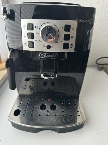 DeLonghi Magnifica S ECAM 21.118.B 1,8L Kaffeevollautomat - Schwarz