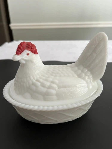 Vtg Westmoreland Chicken Hen On A Nest White Milk Glass w Red Crest Lidded