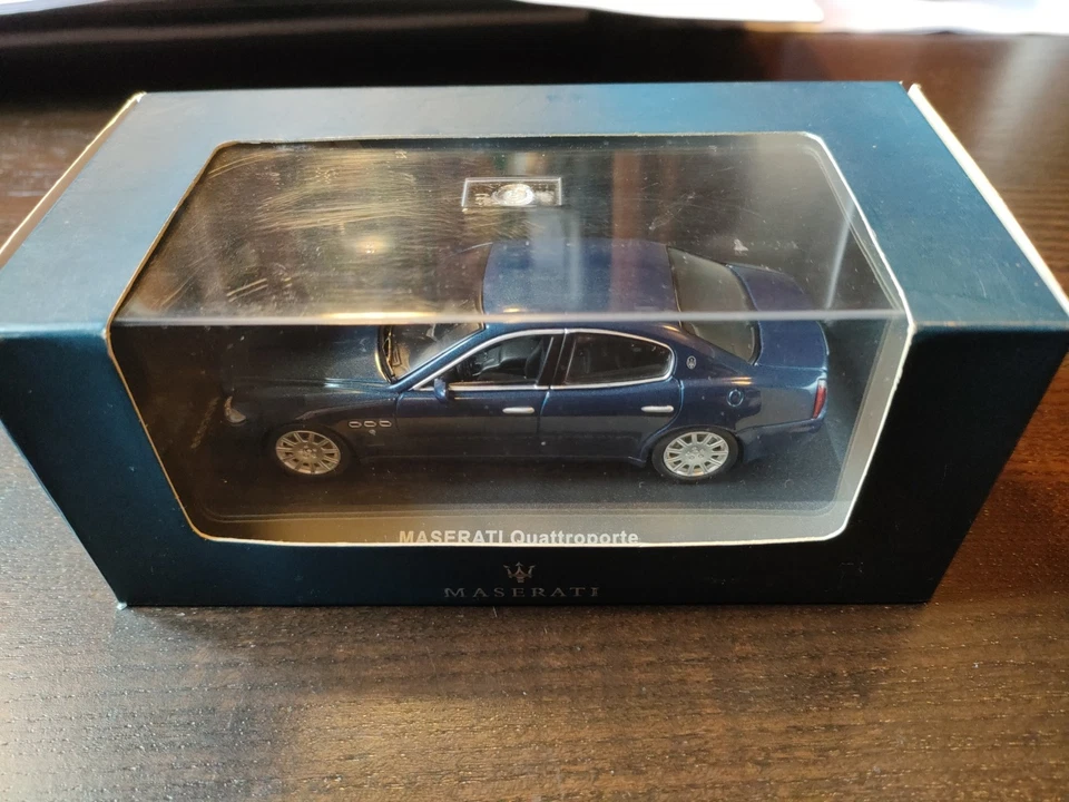 Maserati Quattroporte V 2003 ixo 1:43 - Immagine 2 di 4