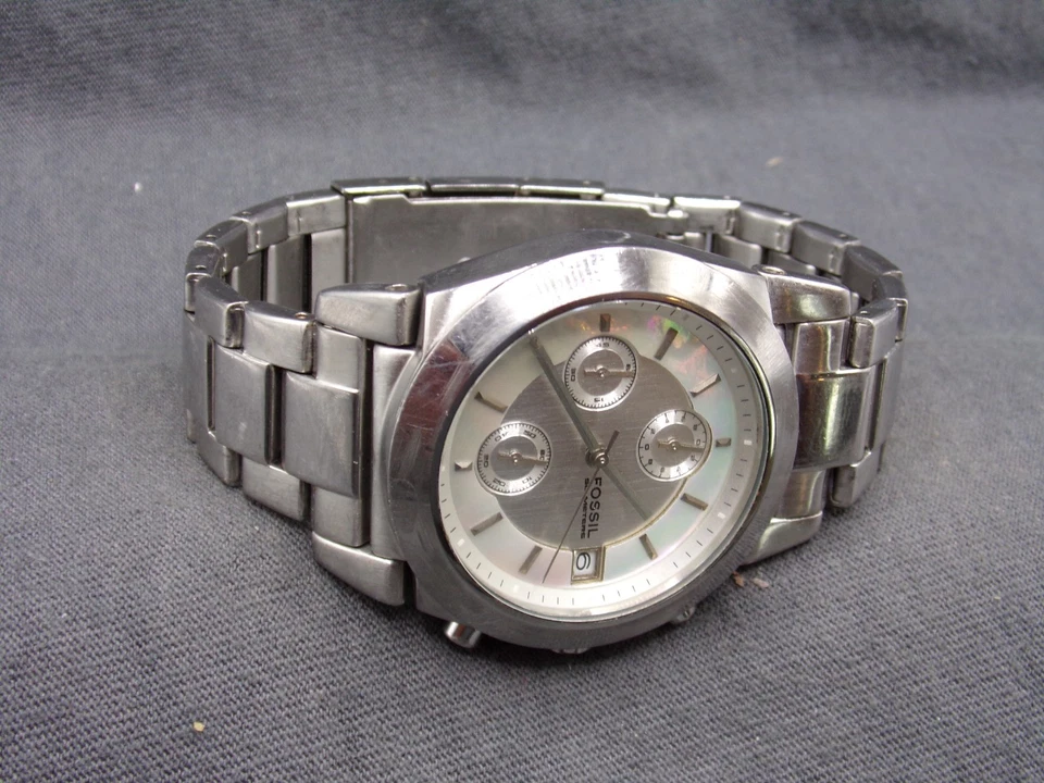 Women's FOSSIL Chronograph Watch CH-2524 w/ New Battery - Works Great! f71 - image 2 of 4