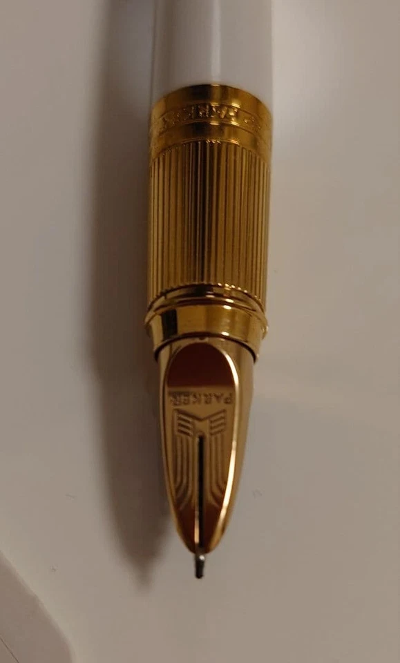 Parker Almost  Fountain Pen Leather Case With 1 Refill - Image 3 of 4