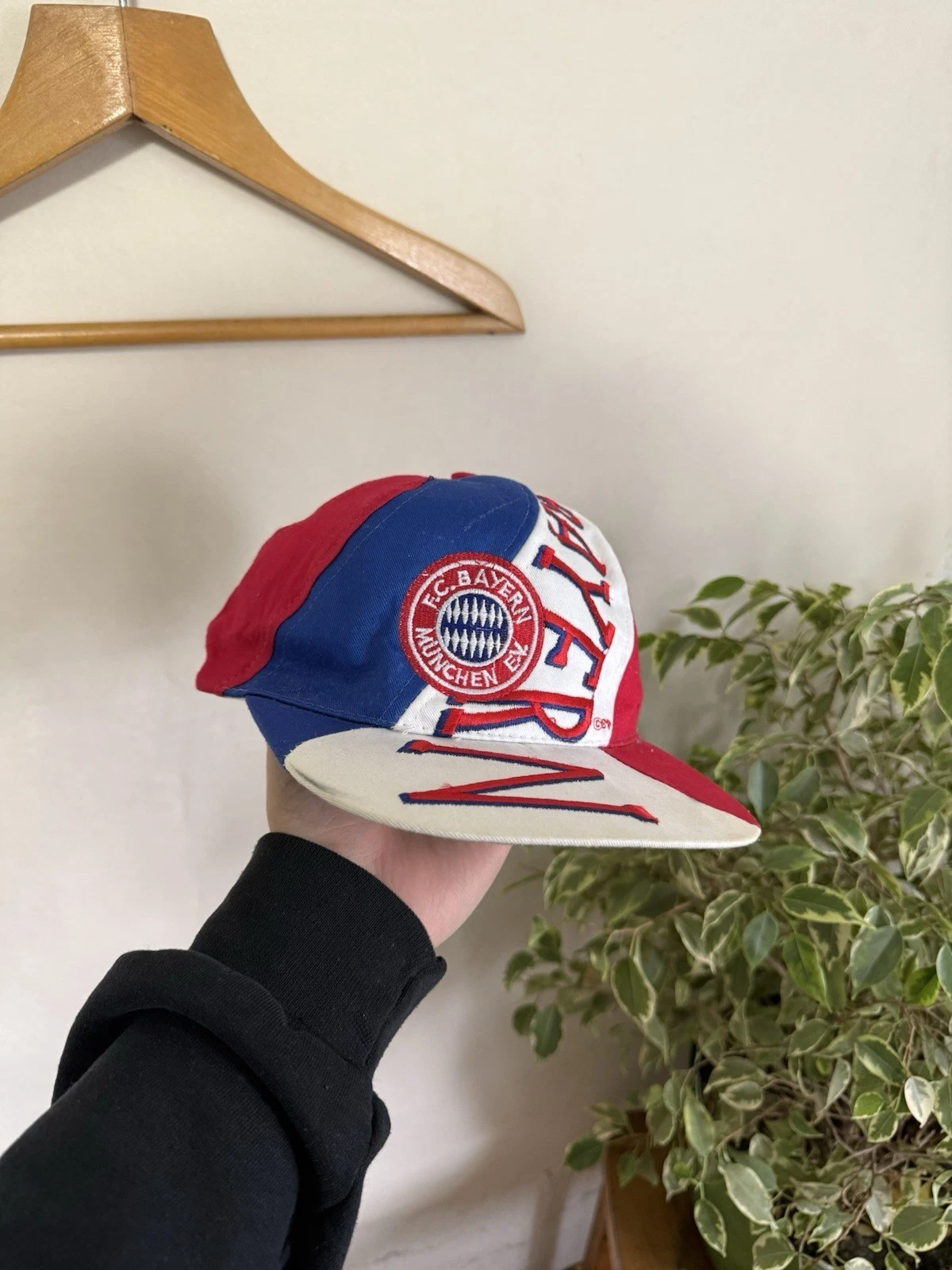 BAYERN MUNCHEN MUNICH 90s VTG VINTAGE CAP HAT SNAPBACK BIG LOGO ATHLETICS ONE SZ
