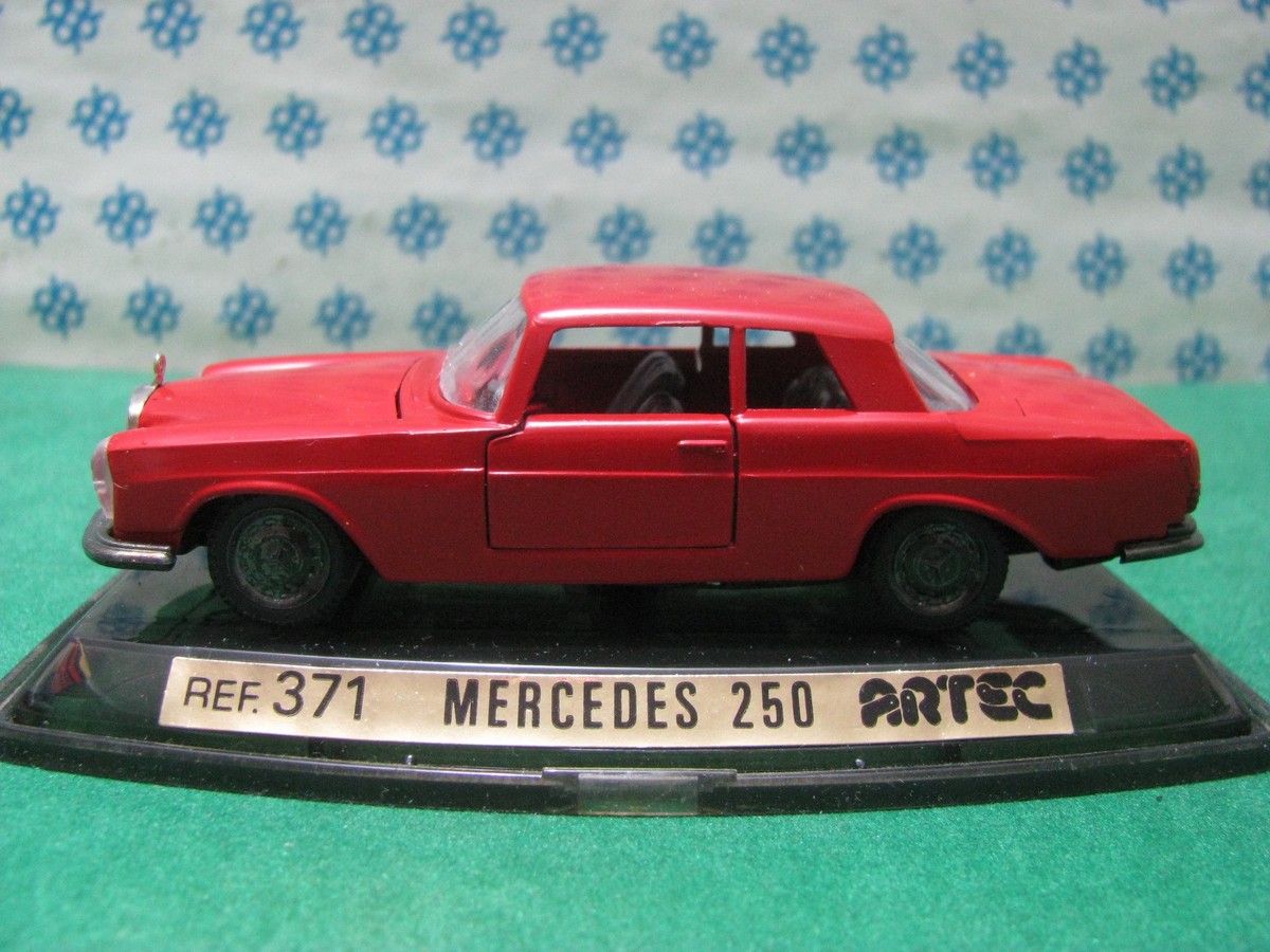 Vintage - Mercedes-Benz 250 Coupé - 1/43 Auto-Pilen Ref.371 mint en
