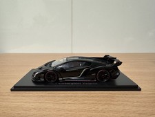 Kyosho Lamborghini Veneno 2013 With Italian Stripes 1:43 05571BKR
