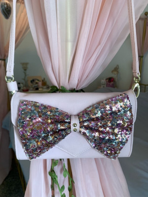 betsey johnson sequin bow pink crossbody purse pre owned good condition rare