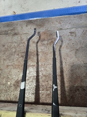 90-96 Nissan 300zx Z32 OEM Front Windshield Wiper Arms PAIR LH