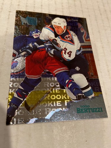 1995-96 Metal Islanders Hockey Card #171 Todd Bertuzzi Rookie (f)