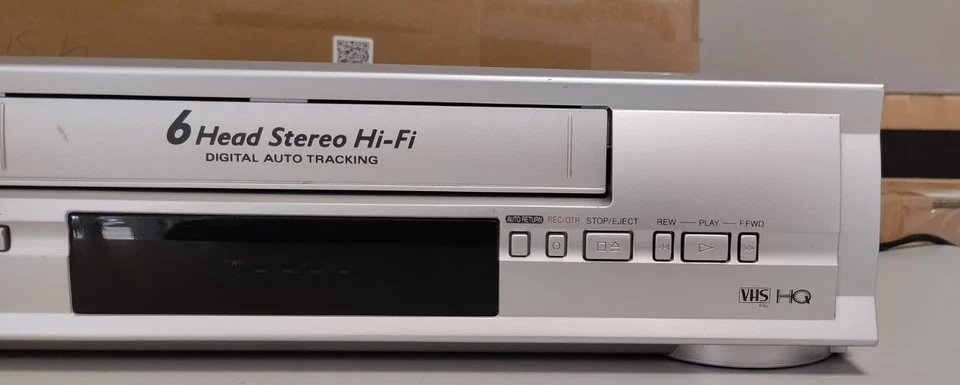 FUNAI VIDEOREGISTRATORE VHS 6 TESTINE STEREO CON TELECOMANDO - Immagine 3 di 4