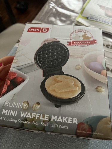 Dash Mini 4" Non Stick Bunny Waffle Maker Perfect for Single Serving (Pink) - Picture 4 of 4