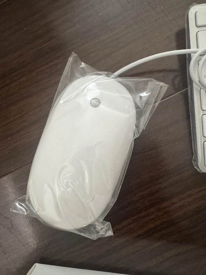 2007 apple Keyboard , Mouse All New. iMac Mac OS X Install Disc - Image 2 of 4