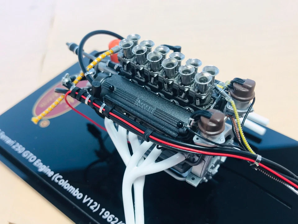 CMC 1/18 Moteur Colombo V12 Ferrari 250 GTO Neuf en boite M-260 24 Le Mans 1962 - Photo 4/4