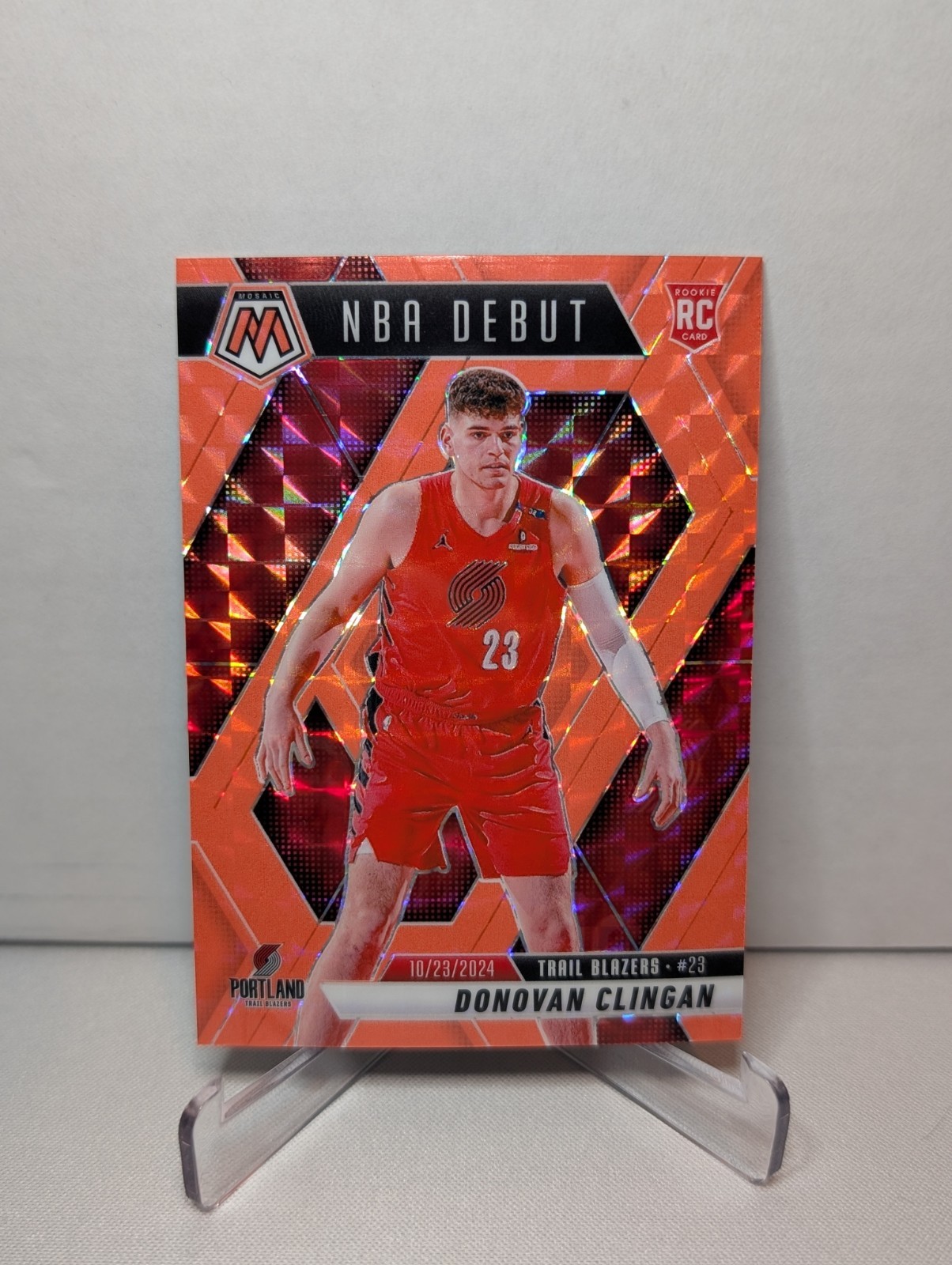 2024-25 Panini Mosaic NBA Debut Donovan Clingan #261 Red Fluorescent /75 RC