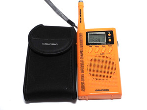 ***Grundig Mini 300  World Band Reciever  Pocket Sized Collectible Radio***