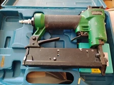 CENTRAL PNEUMATIC 23 Gauge Finish Pinner 45658 Contractor Series Pre-Owned
