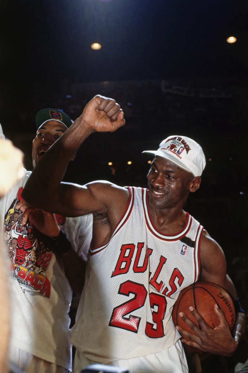 100% Authentic Michael Jordan Mitchell Ness 91 92 The Shrug Bulls