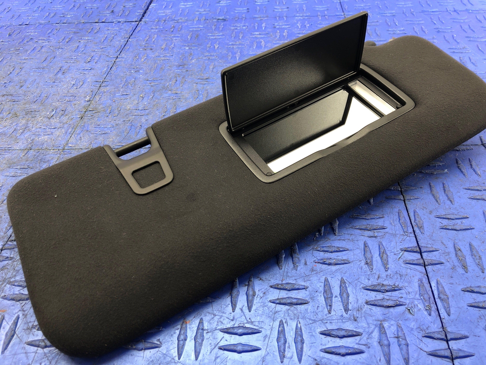 2023 MASERATI GRECALE FRONT RIGHT SUN VISOR SHADE BLACK OEM