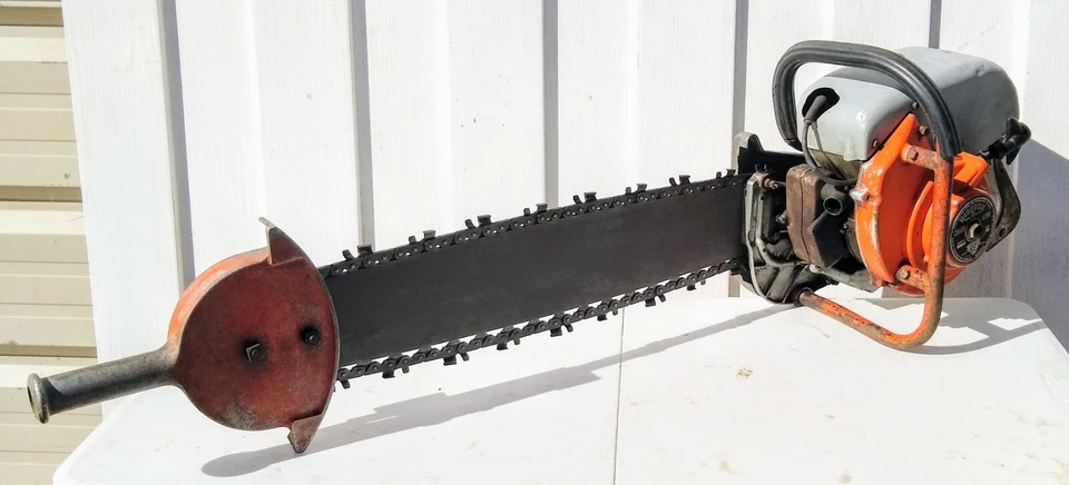 MOTOSIERRA DISSTON MERCURY 2 HOMBRES MODELO DO-100 DE COLECCIÓN SE VE LIMPIA PARA LA EDAD Foto 2 de 4