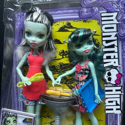 Monster High Doll Monster Family Alivia & Frankie Stein BBQ 2pk Set RARE NRFB!