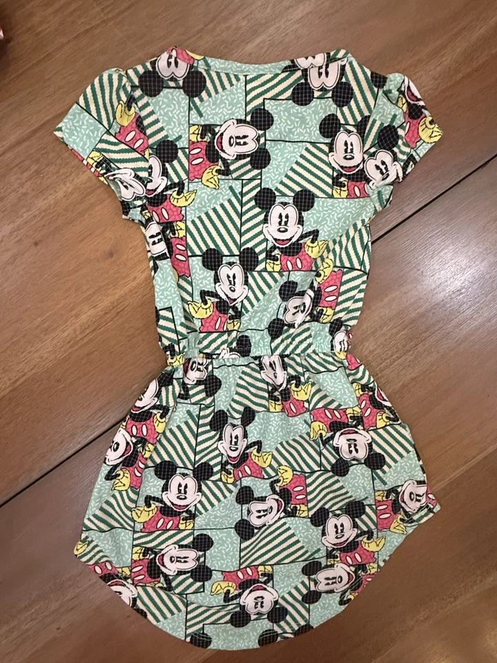 Vestido LuLaRoe X Disney Mae Niñas Talla 2 Mickey Mouse Verde Azulado Diseño Retro Bolsillos Usado en Excelente Condición Foto 3 de 4