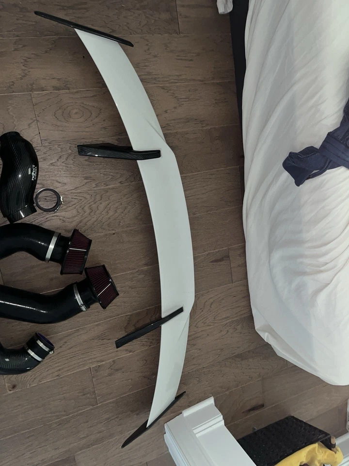 宝马 M3 | M4 (G80/G82/G87) 碳纤维 CSL 翼 1 件螺栓 - 仅 CSL 翼 — 第 2/4 张图片